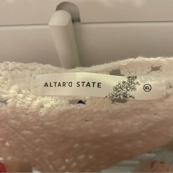 Altar'd State Women’s XL Crochet Crop Top NWOT, Multicolor festival style - Picture 5 of 7